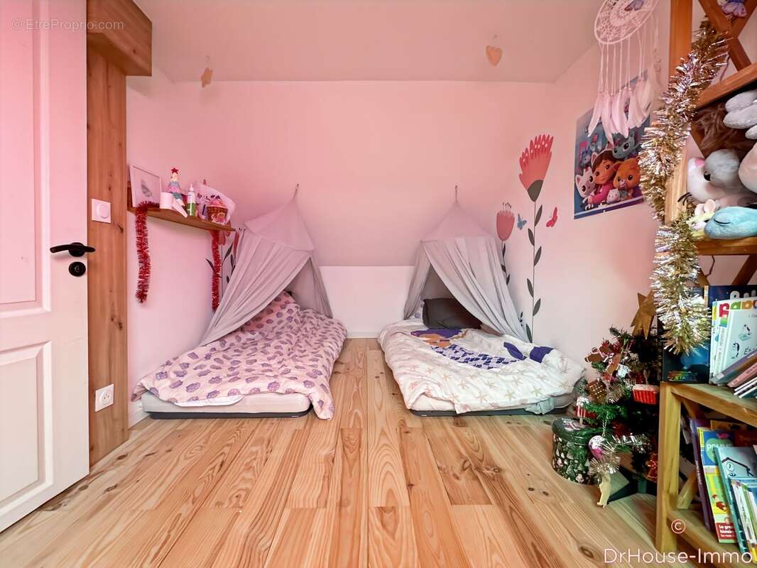 Maison à SAINT-COSME-EN-VAIRAIS