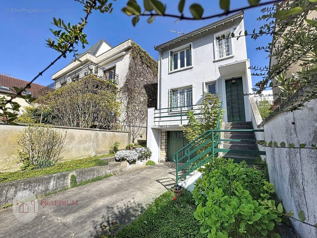 Maison à BAGNEUX
