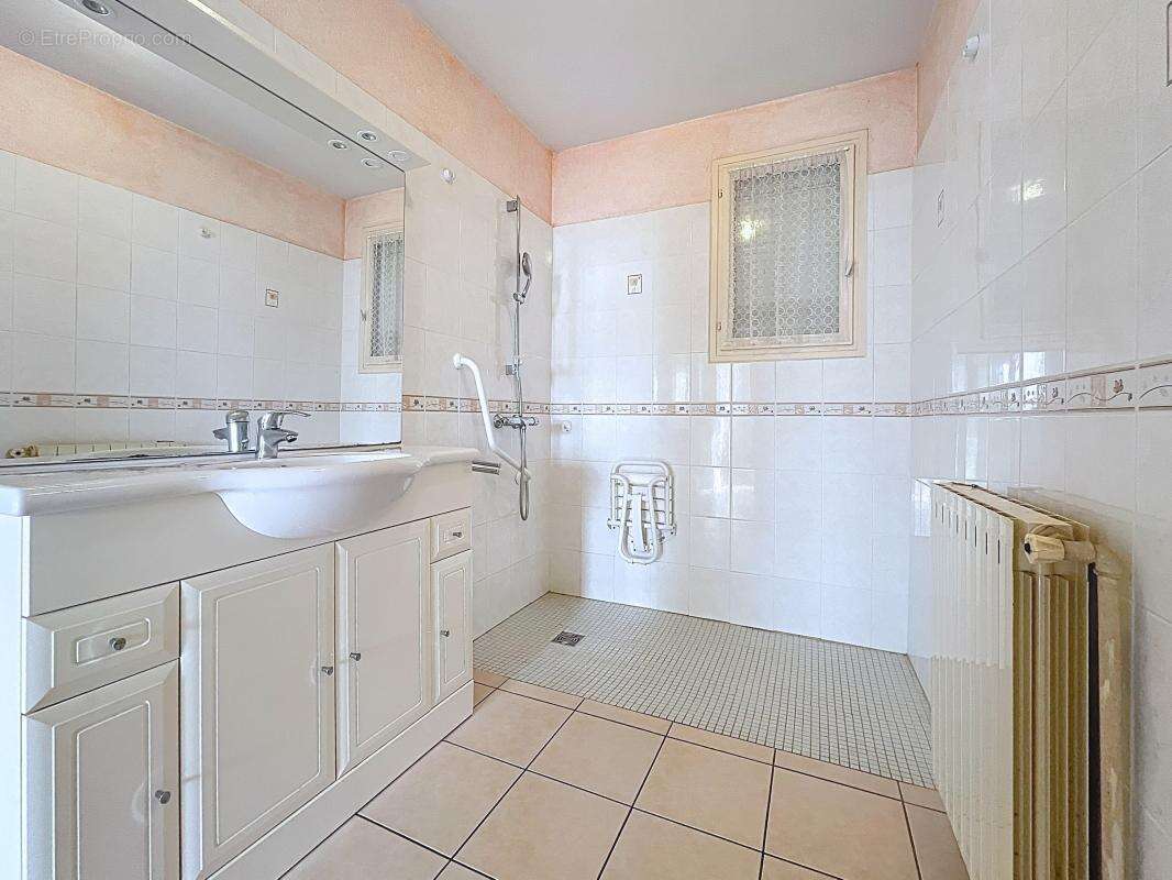 Maison à SAINT-JEAN-DE-MUZOLS