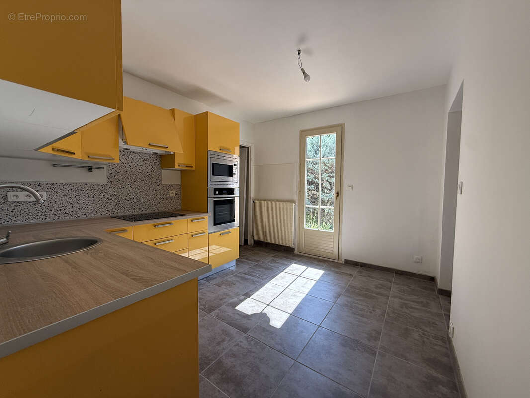 Maison 116 m² à Grignan  - photo 3