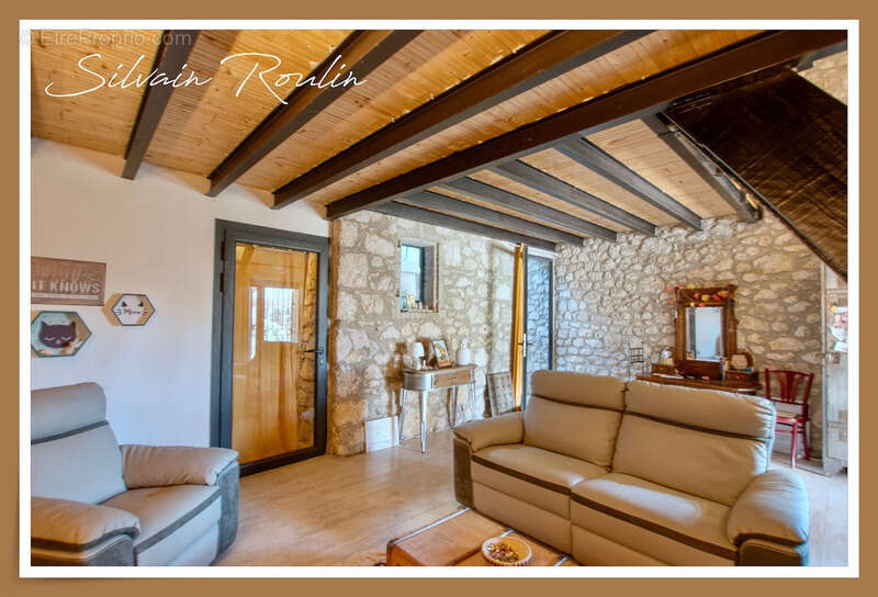 Maison à MALATAVERNE