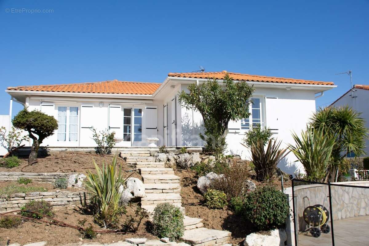 Vaux-sur-mer – maison 160 m² avec piscine, à proximité de pontaillac - photo 2