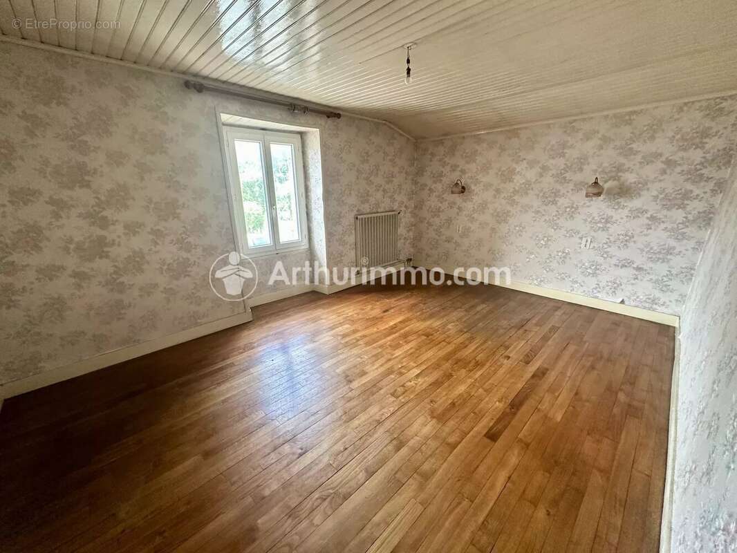 Ensemble immobilier avec local commercial, habitation et garages – Idéal investisseur - photo 11