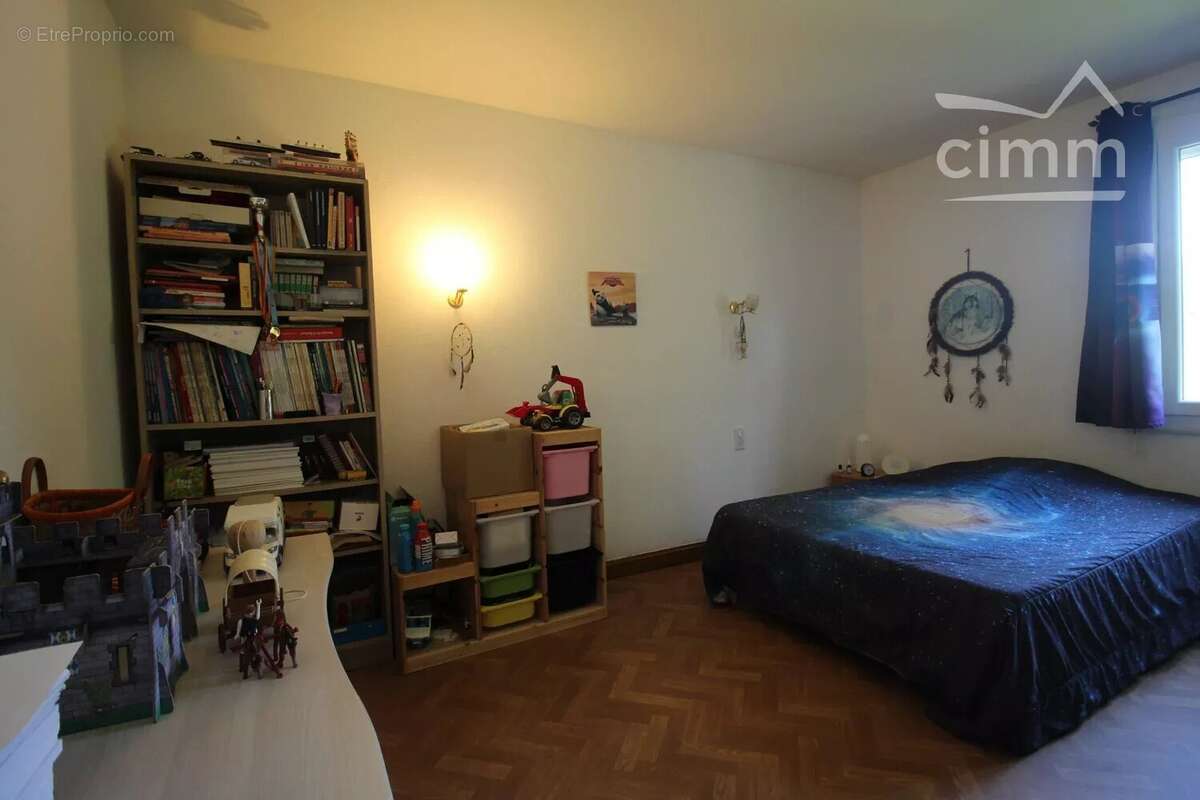 A vendre villa de 212 m² habitables avec un logement en rez de chaussée sur terrain de 5340 m² - photo 27