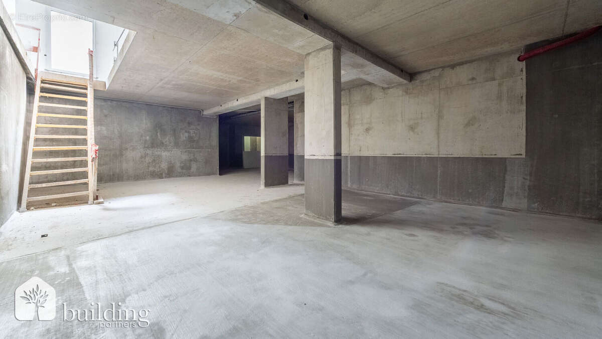 Batignolles Paris 17ème - Local commercial 195,85 m² Carrez avec 35,50 m² de jardin - photo 10
