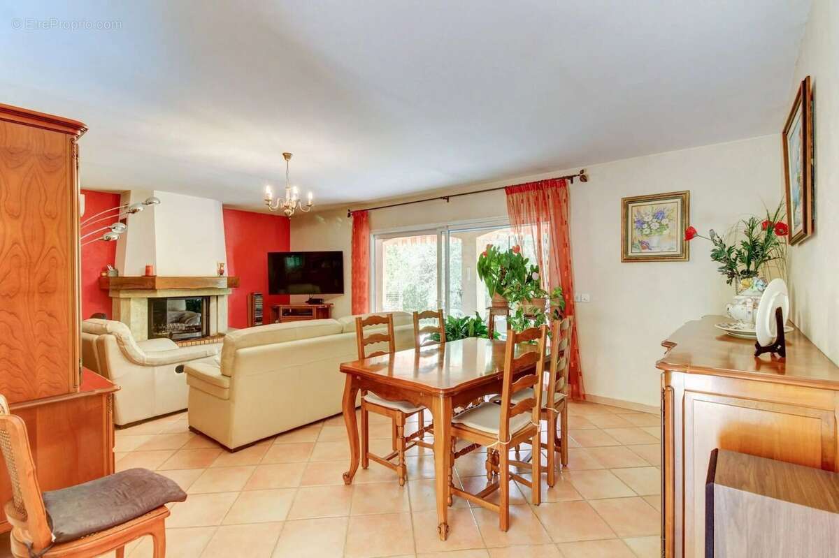 Maison à ROQUESTERON