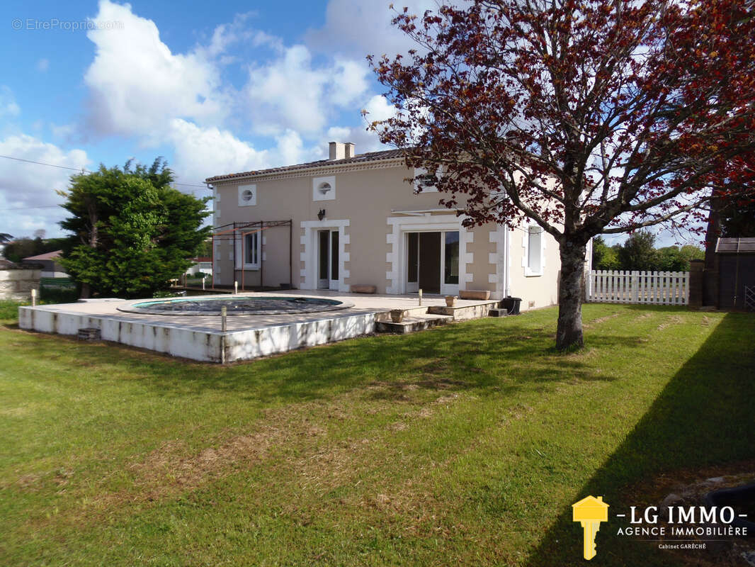 Maison à SAINT-FORT-SUR-GIRONDE