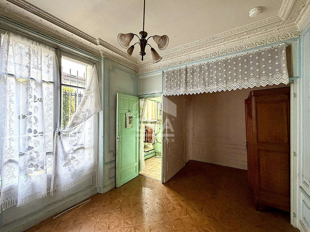 Appartement à LEVALLOIS-PERRET
