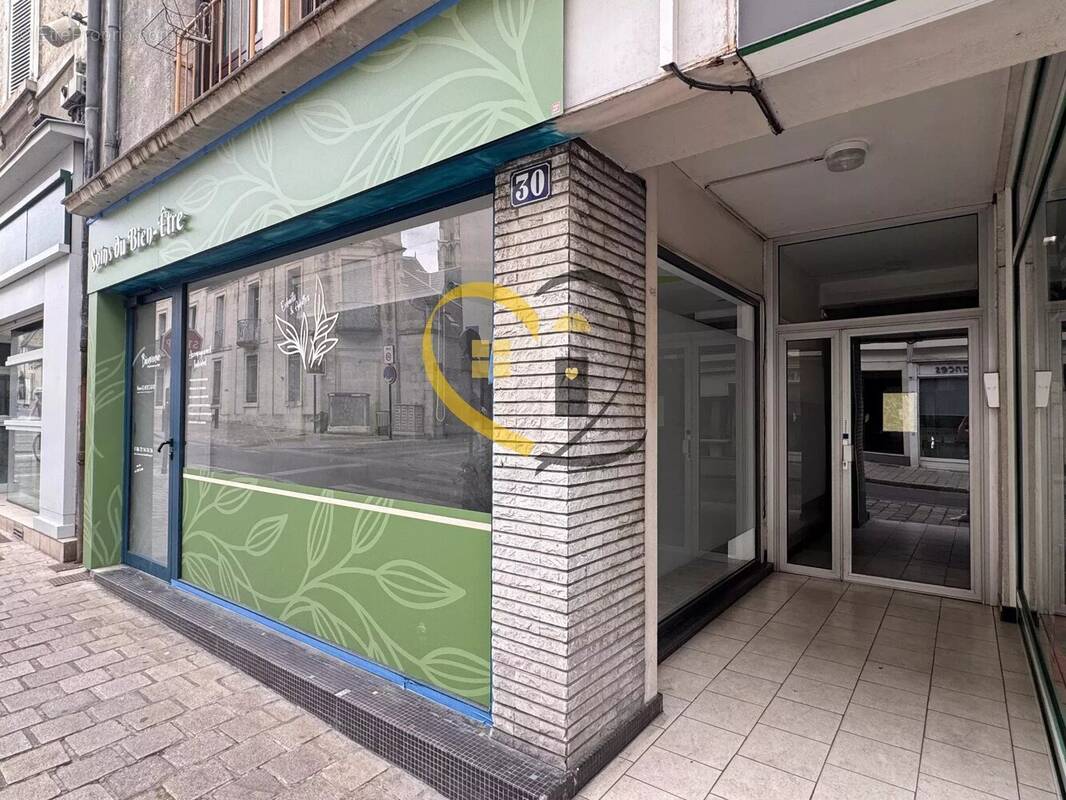 Local commercial centre Ville de Bourges - photo 9