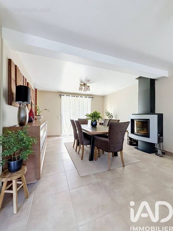 Photo 1 - Maison à LIMEIL-BREVANNES