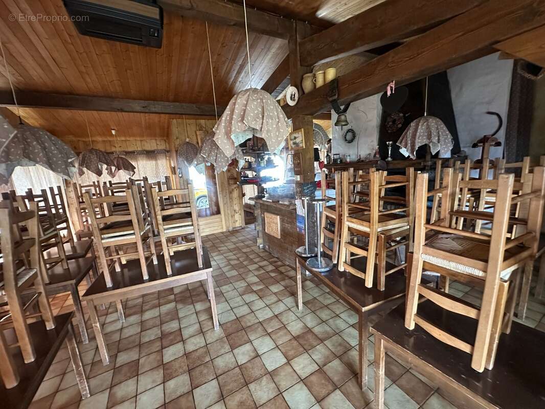 Fonds de commerce et Murs à vendre NOTRE DAME DE BELLECOMBE (73), Bar licence4, restaurant, CA 283 KE - photo 2
