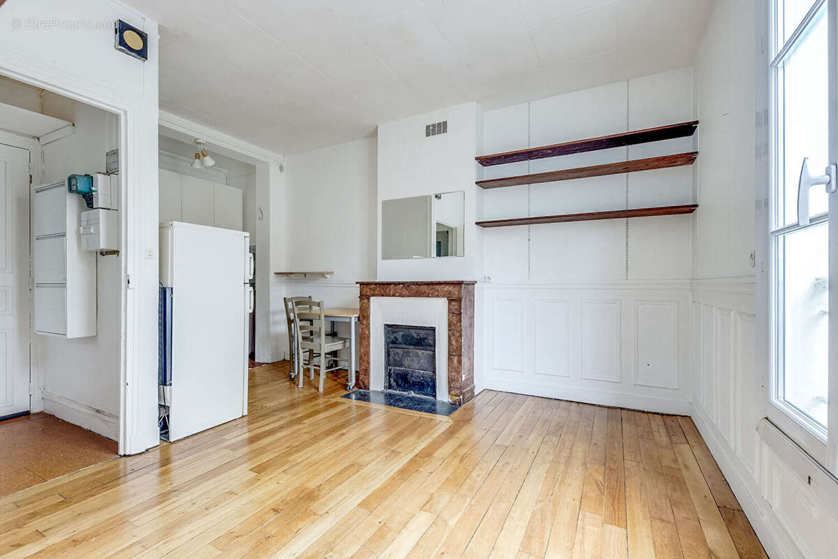 Appartement à PARIS-14E