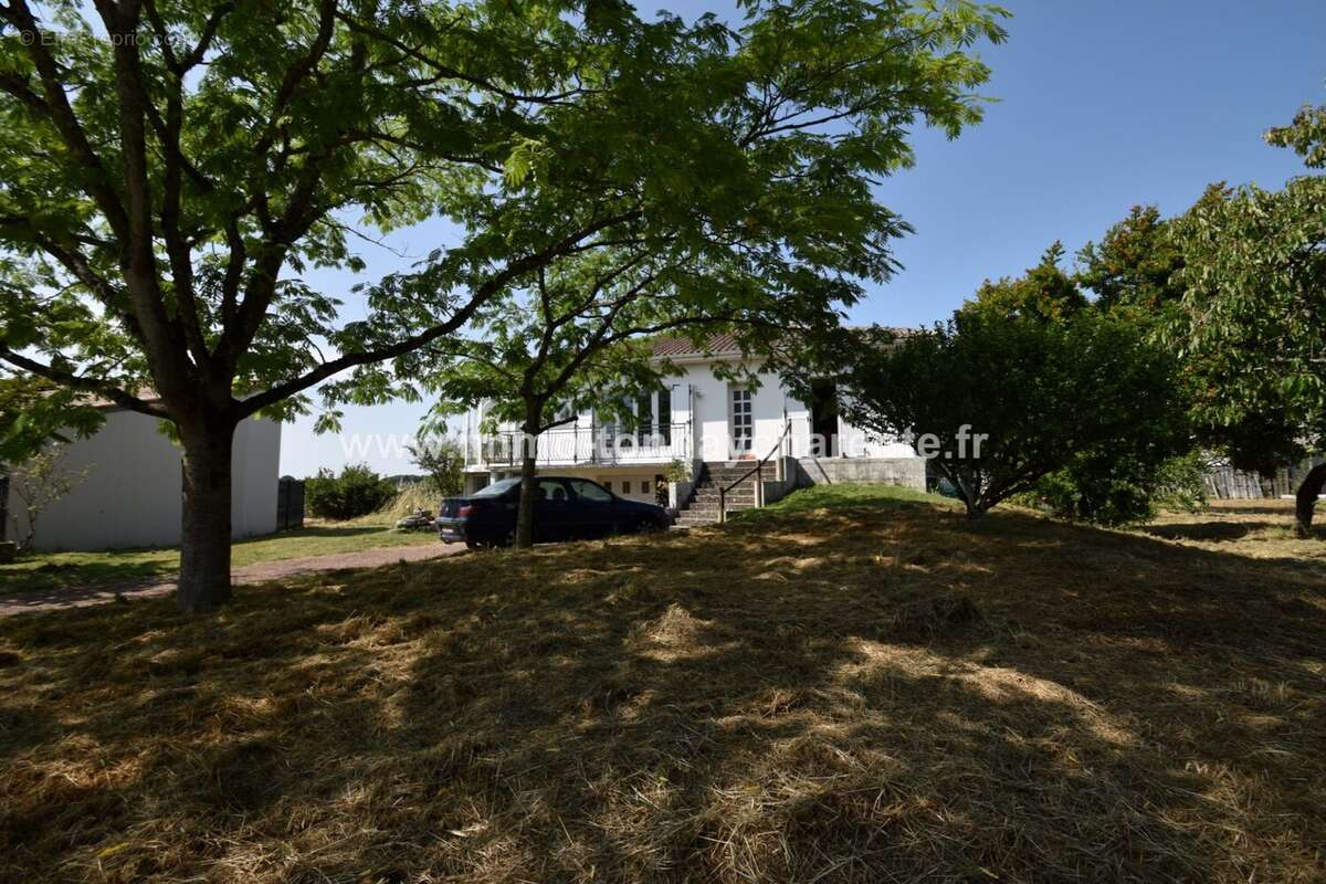 Maison à TONNAY-CHARENTE