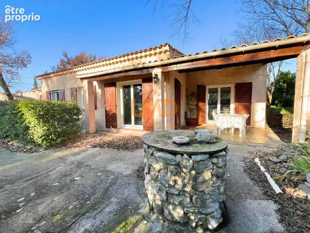 Lorgues – Plain-pied, terrain plat 1 350 m², garage - photo 3