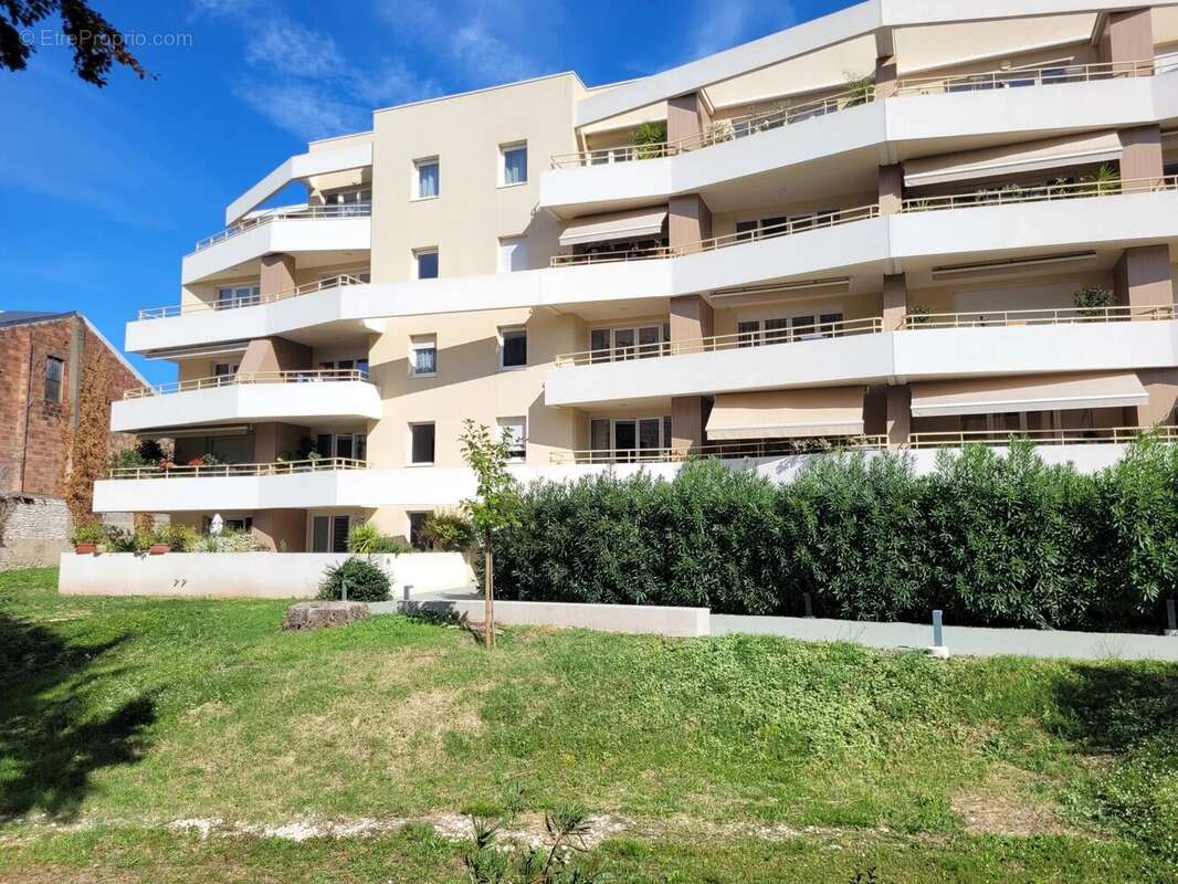 Appartement de standing en plein centre-ville - 5 pièces - 132.77 m² - photo 14