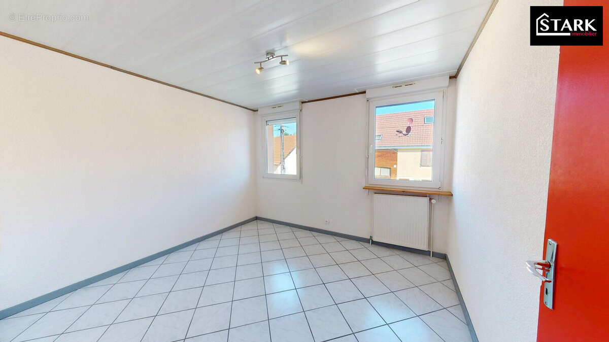 Appartement 300 m² à Delle  - photo 9