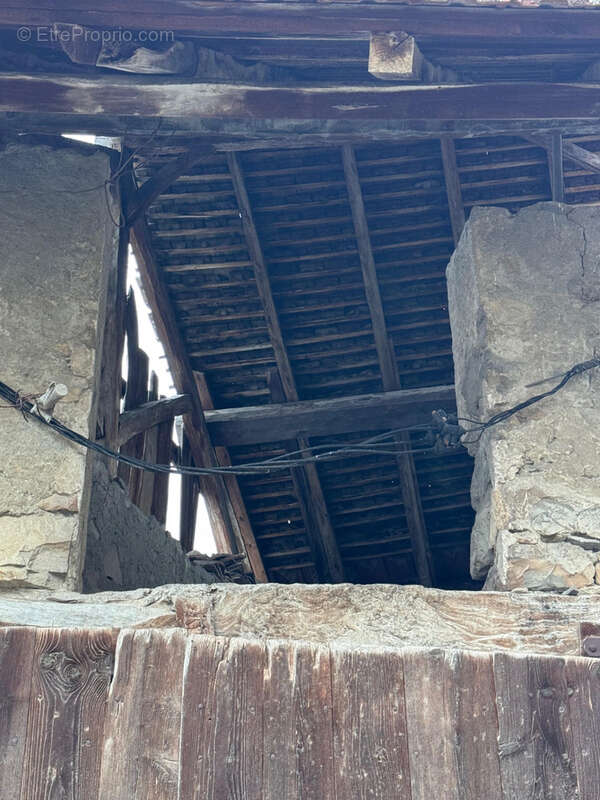 Terrain à CHAPAREILLAN