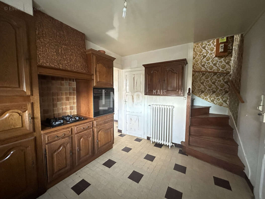 Maison à BESSE-SUR-BRAYE