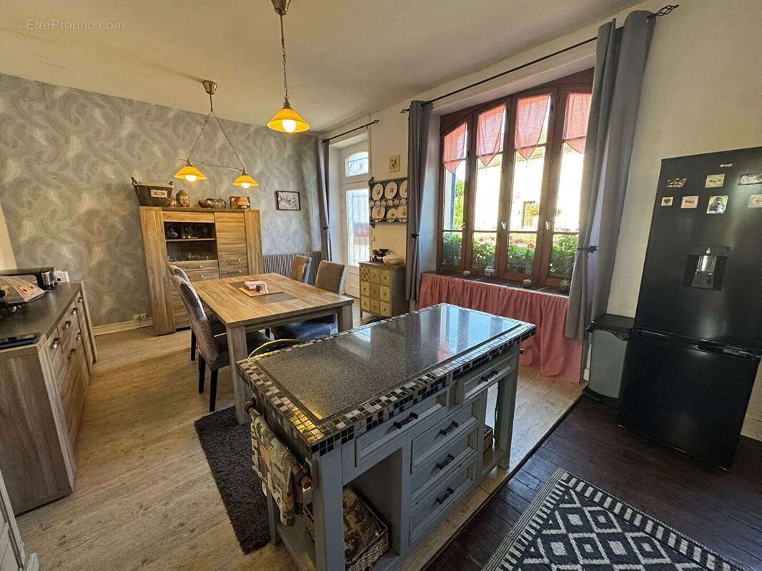 HAUTE VIENNE - Ancien bureau de poste ? Charmante maison familiale de 3 chambres - photo 16