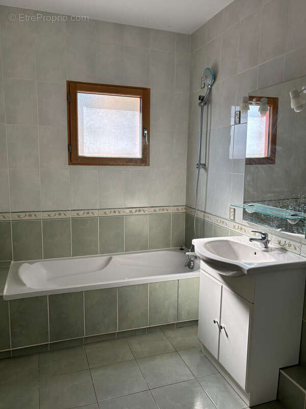 Appartement à LIMAS