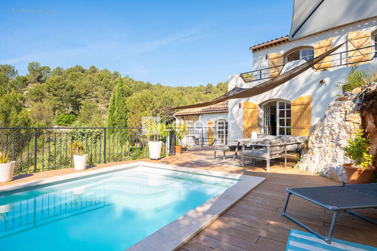 Maison à CARNOUX-EN-PROVENCE