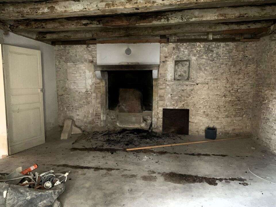Maison à VAUX-SOUS-AUBIGNY