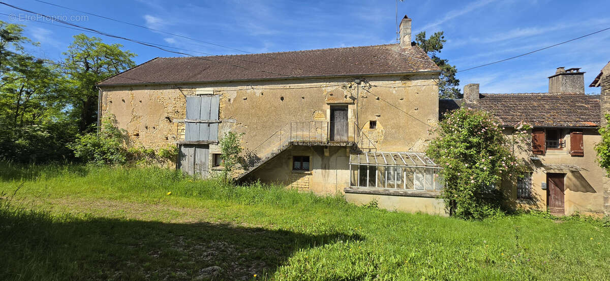 Maison à NUARS