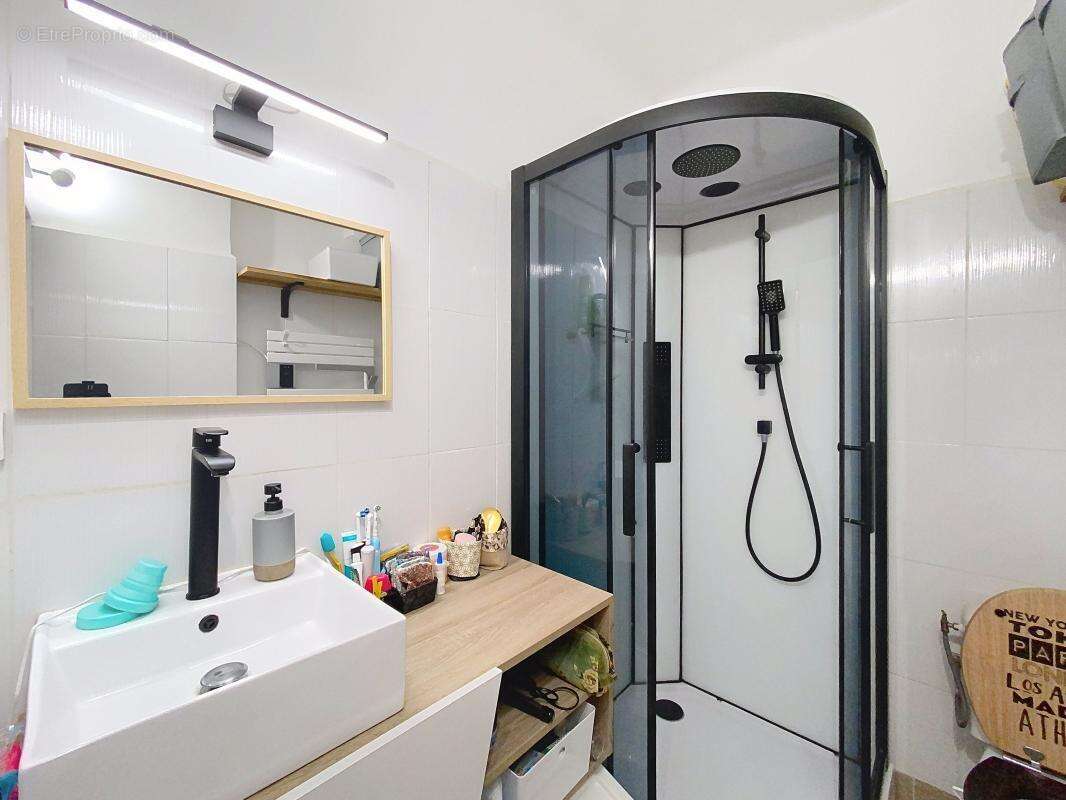 Appartement à ROQUEBRUNE-SUR-ARGENS