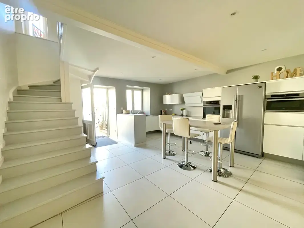 Maison de village rénovée avec 4 chambres et terrasse au cœur de Taluyers - photo 3