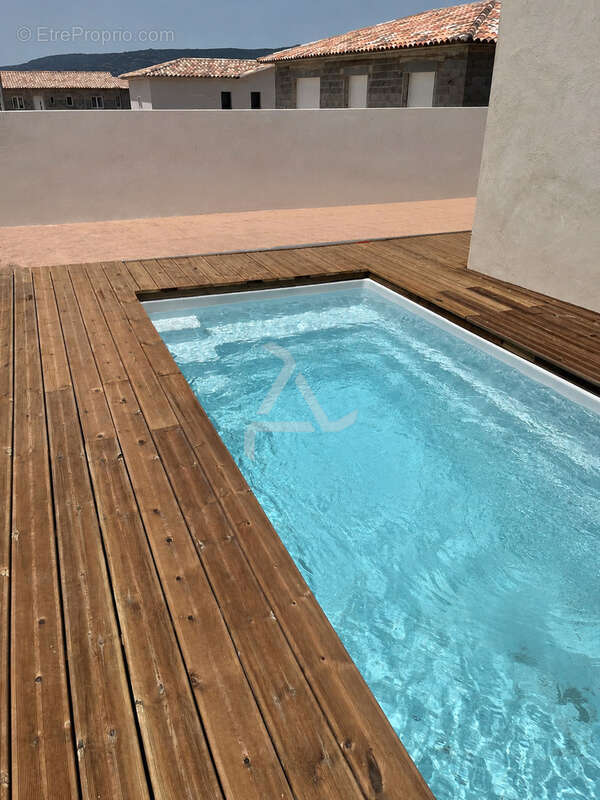 À proximité immédiate des plages et de l'aéroport de figari, maison récente avec 3 appartements - photo 19