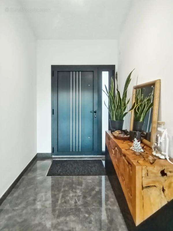 Maison à SAINT-SAUVEUR-D'AUNIS