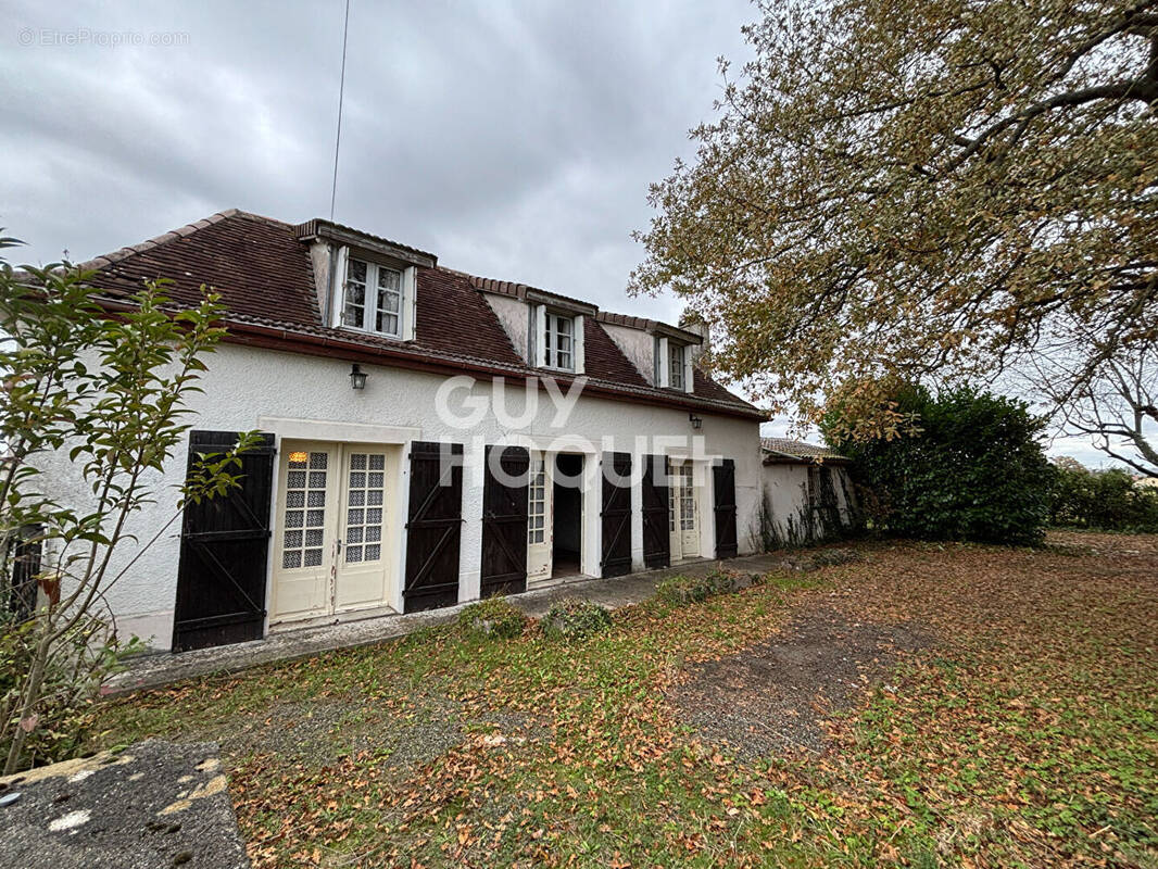 Maison à GEUS-D&#039;ARZACQ