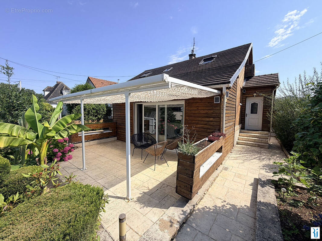 Maison à LE MESNIL-ESNARD