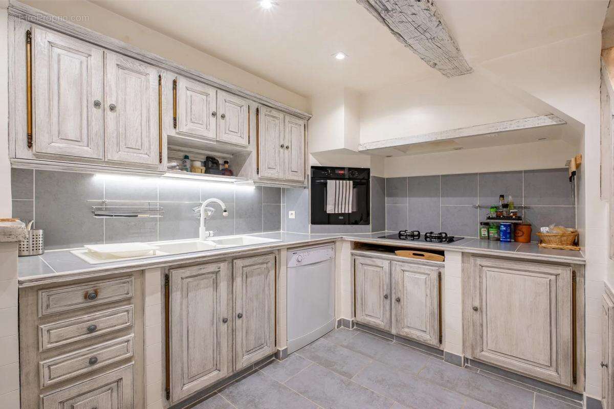 Appartement à BOUYON