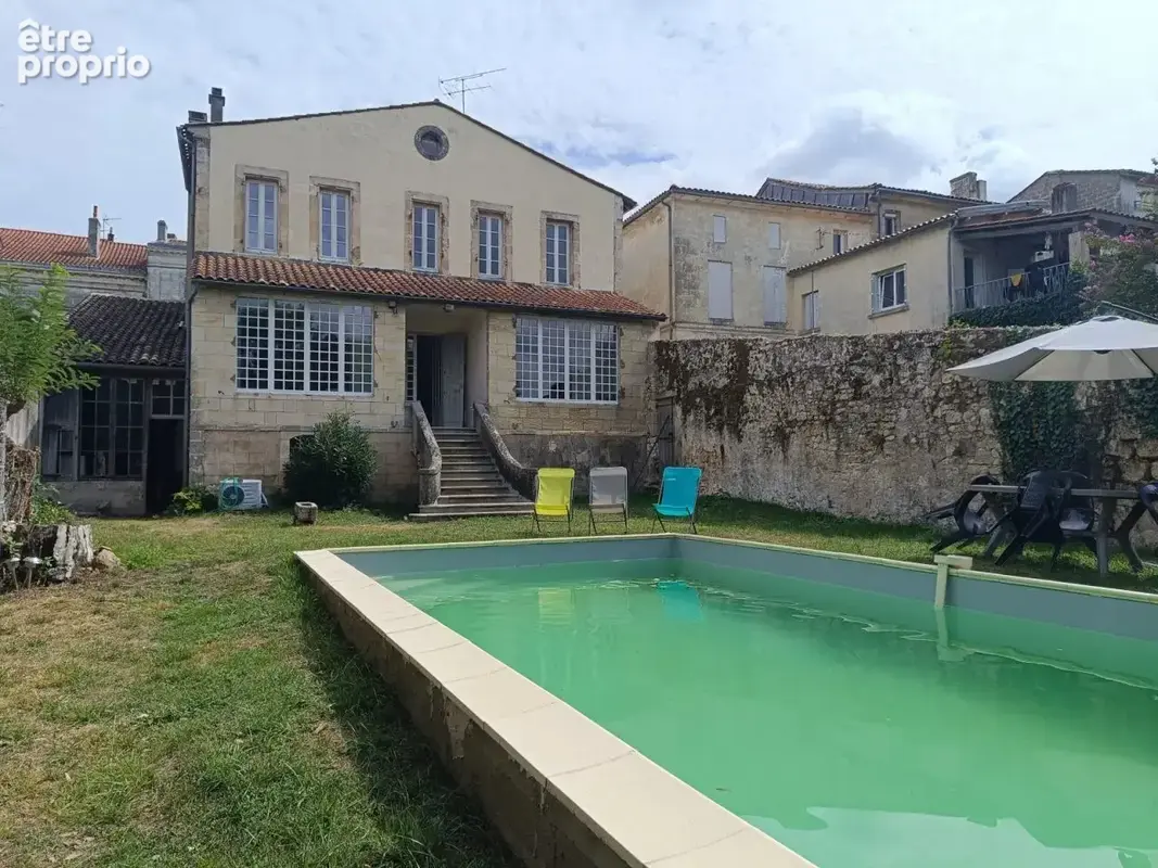 Maison à COUTRAS