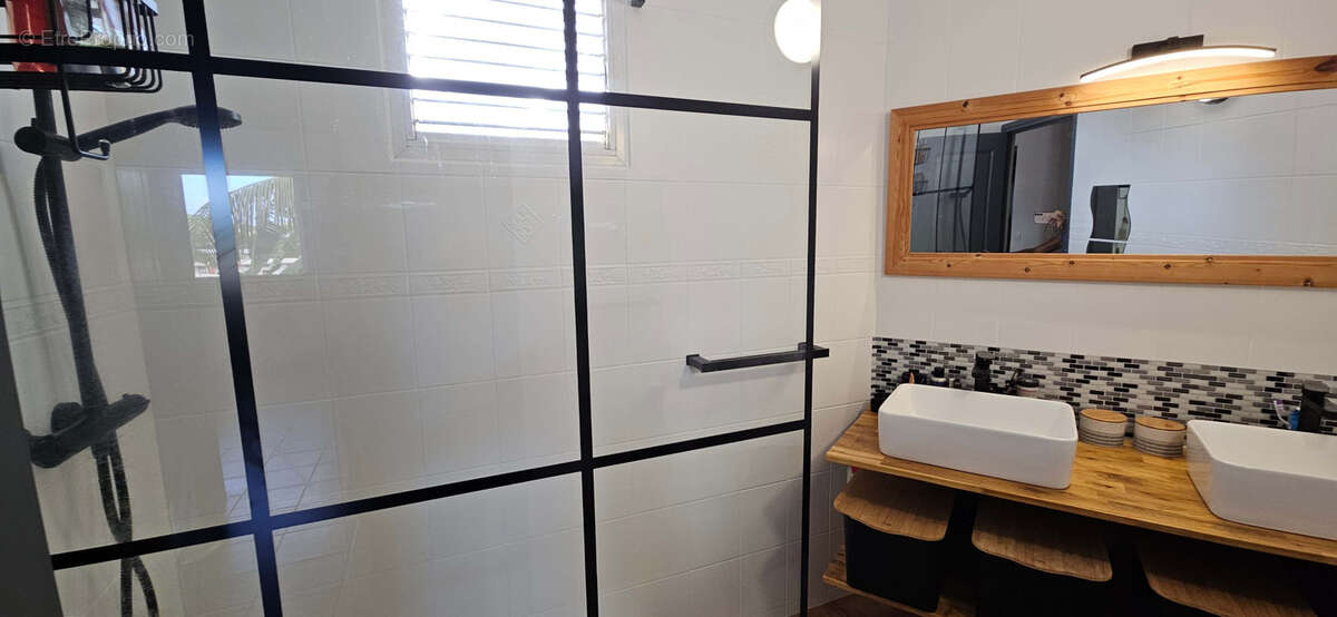 Maison à LES TROIS-ILETS