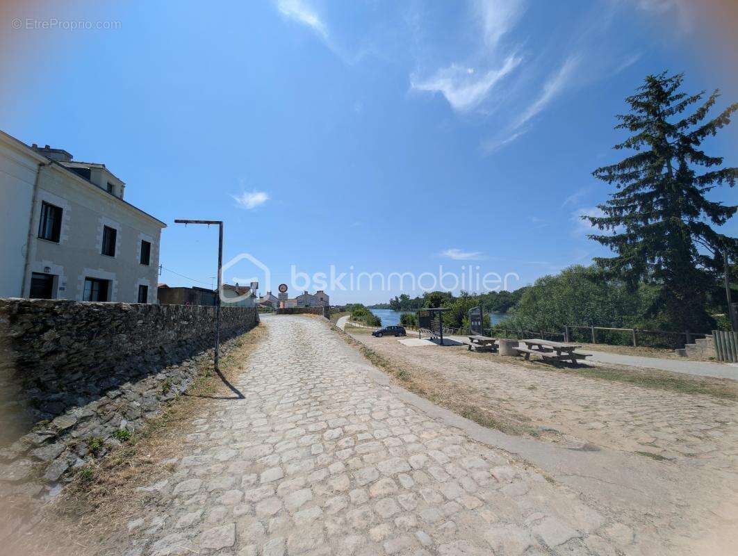 Maison à SAINT-JULIEN-DE-CONCELLES