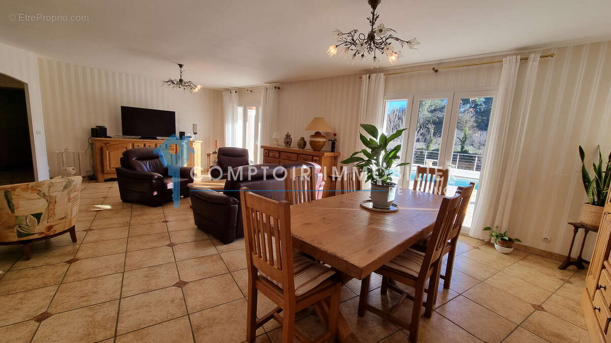 VAR (83) - À VENDRE - LA MOTTE - Superbe Villa 4 chambres avec piscine dans un environnement bucolique - photo 6