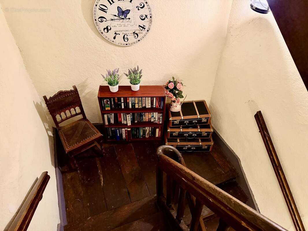Grande maison de ville rénovée, dont l'âme authentique a été préservée. - photo 7
