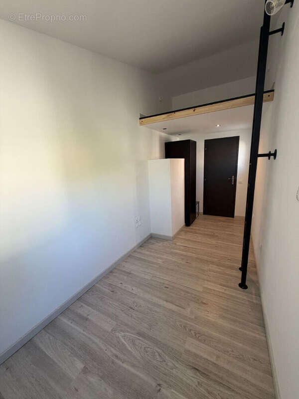 Maison à SAINT-MITRE-LES-REMPARTS