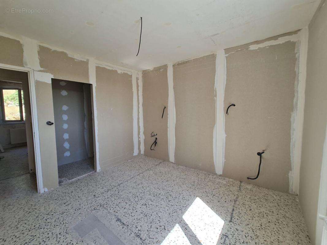 Maison à SAINT-MARTIN-DE-VALGALGUES