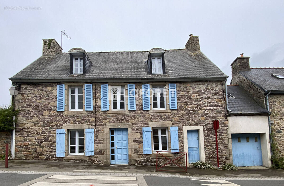 Maison à PONTRIEUX