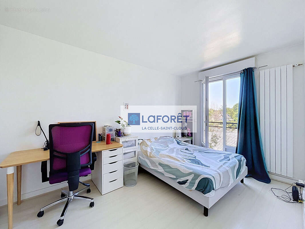 Appartement à LA CELLE-SAINT-CLOUD