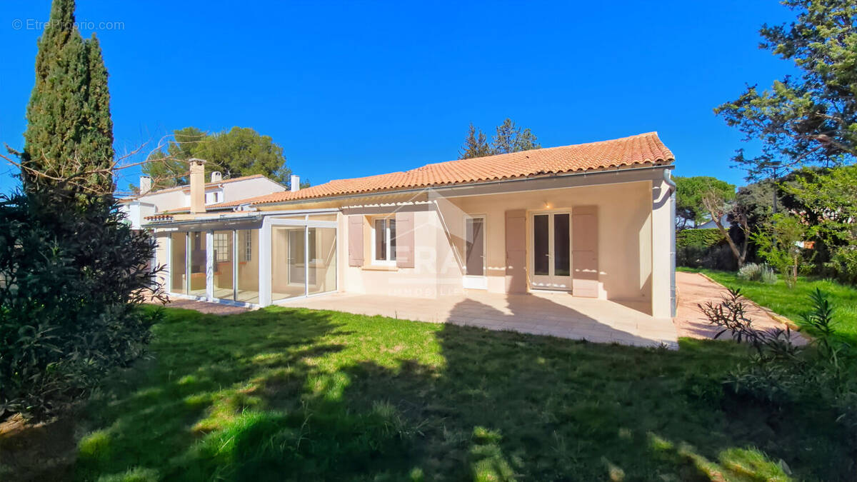 Maison à EYRAGUES