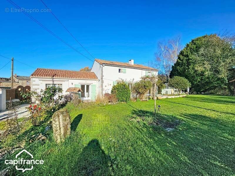 Maison à ARGENTON-CHATEAU