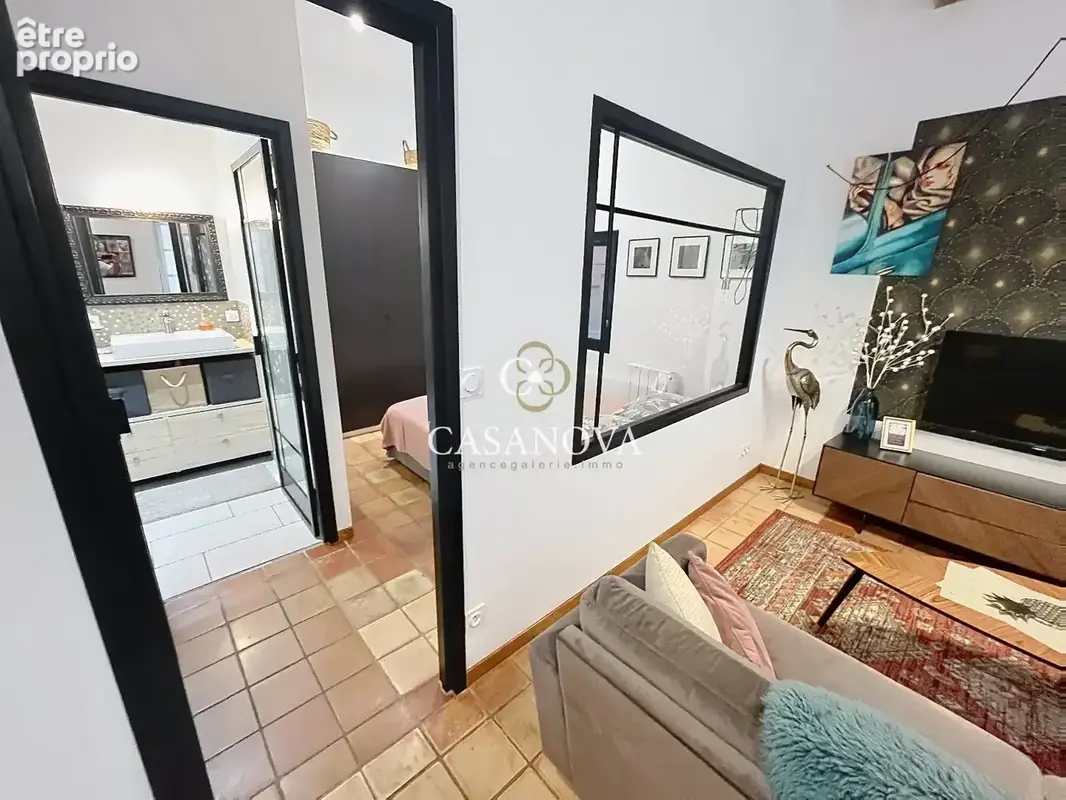 PEZENAS  Charme de l'ancien et rénovation de qualité au cur du centre historique - photo 8