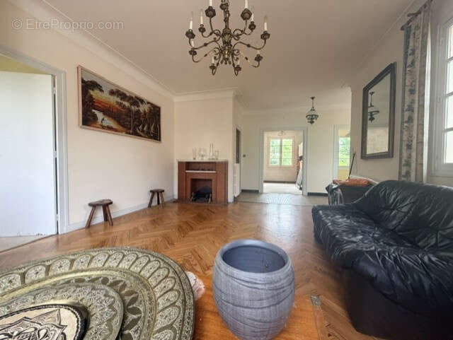 Rare sur le secteur : calme, jardin et fort potentiel - photo 6