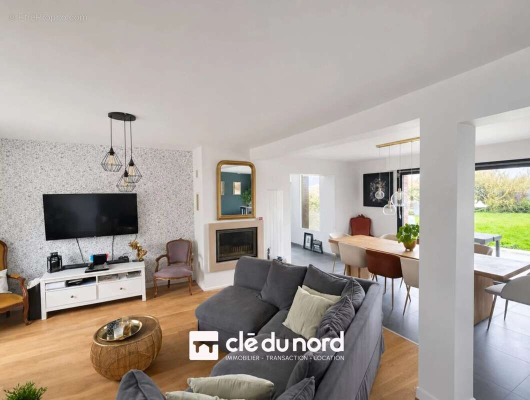 Maison à LA CHAPELLE-D'ARMENTIERES