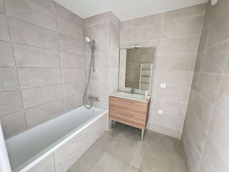 Appartement à VETRAZ-MONTHOUX