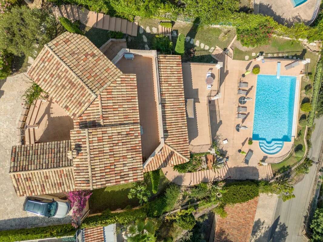 Maison à THEOULE-SUR-MER